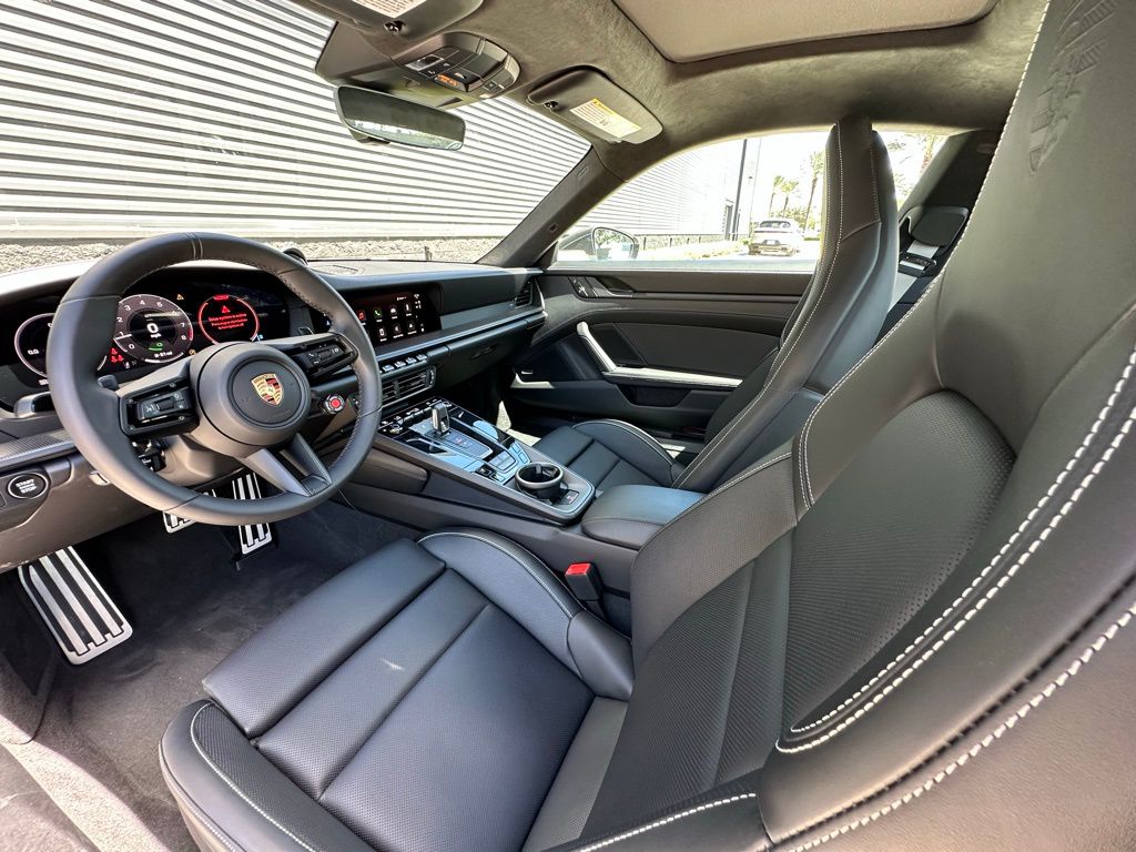 Thumbnail: 2025 Porsche 911 - 4