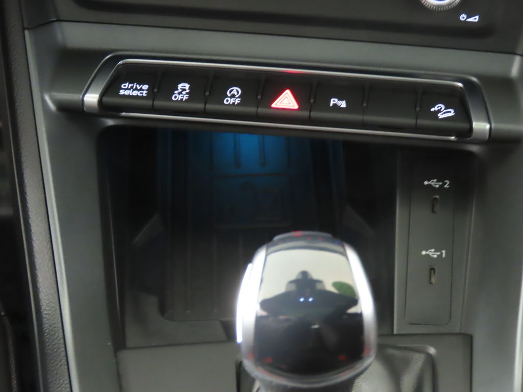 Thumbnail: 2025 Audi Q3 - 23