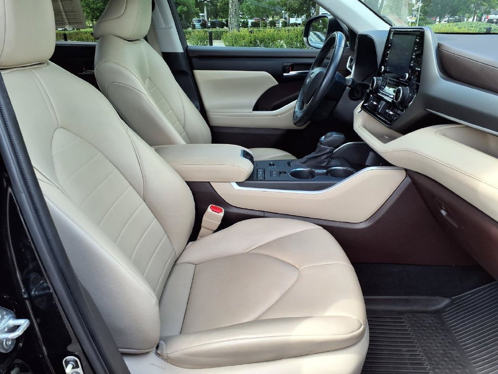 Used 2022 Toyota Highlander SUV