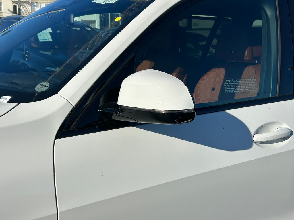 Thumbnail: 2026 BMW X7 - 10