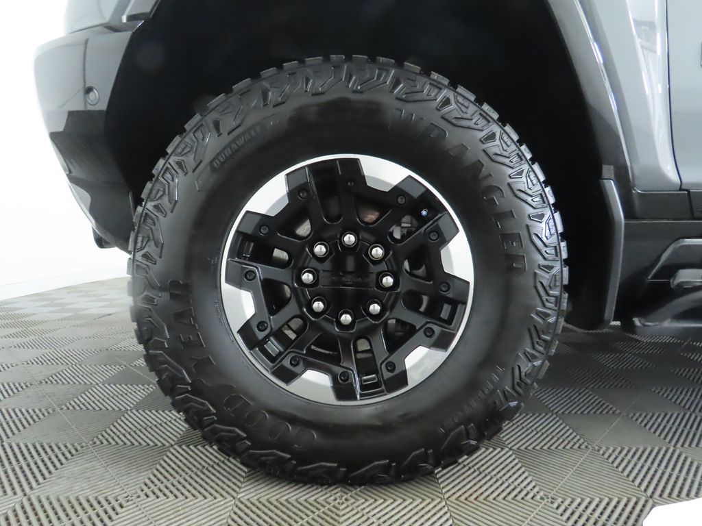 Thumbnail: 2025 GMC Hummer EV - 30