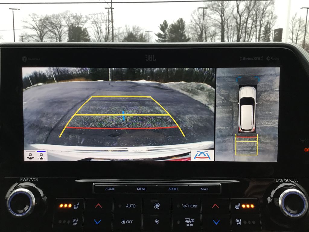 Thumbnail: 2022 Toyota Highlander - 23