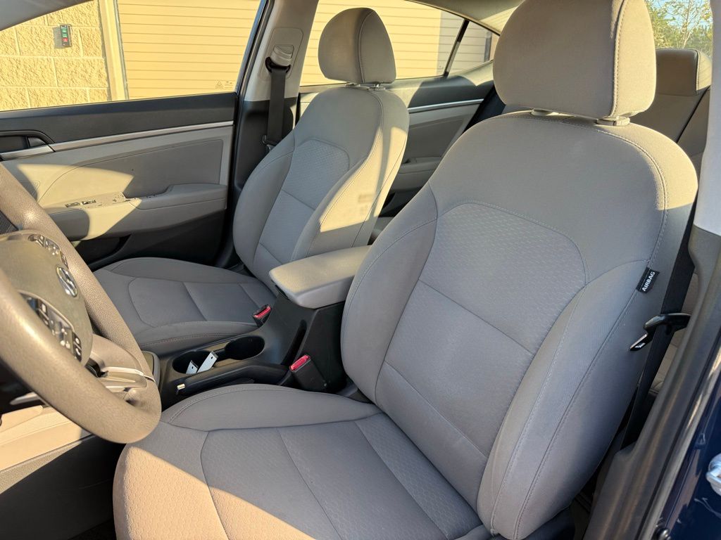 Thumbnail: 2019 Hyundai Elantra - 8