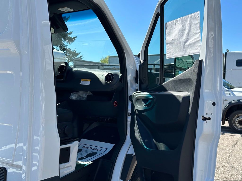 2023 Mercedes-Benz Sprinter 3500 Cab Chassis 170 WB 22