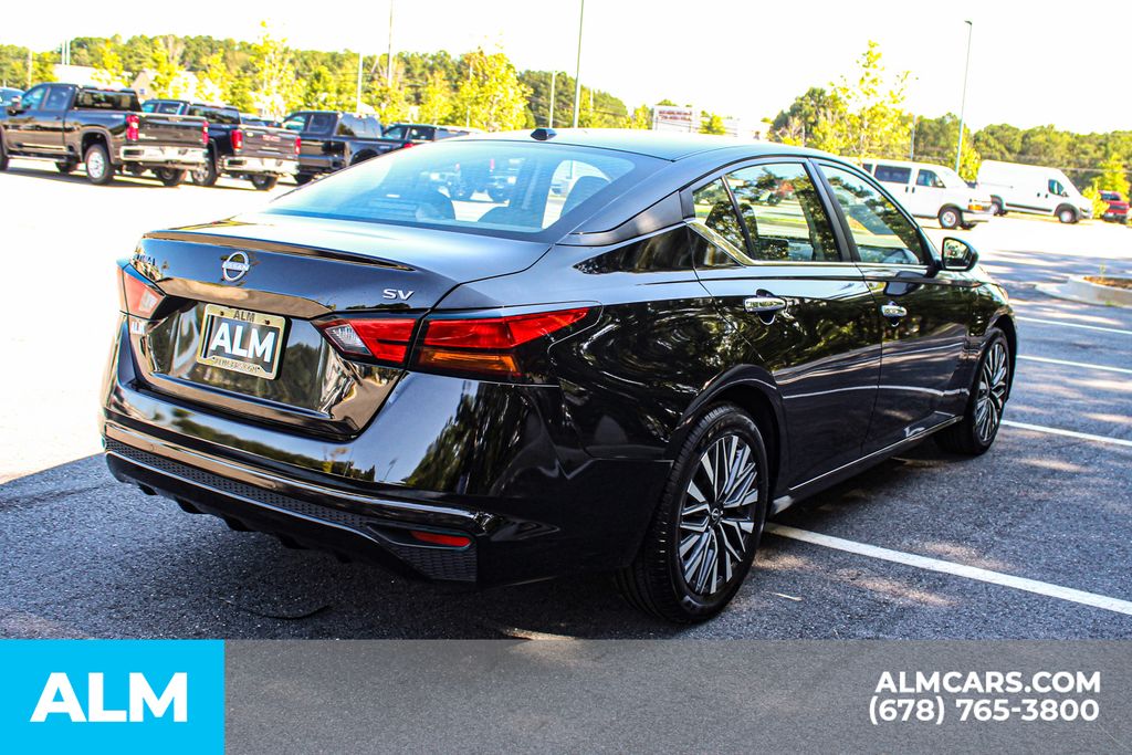 Used 2024 Black Nissan 2.5 SV image 5