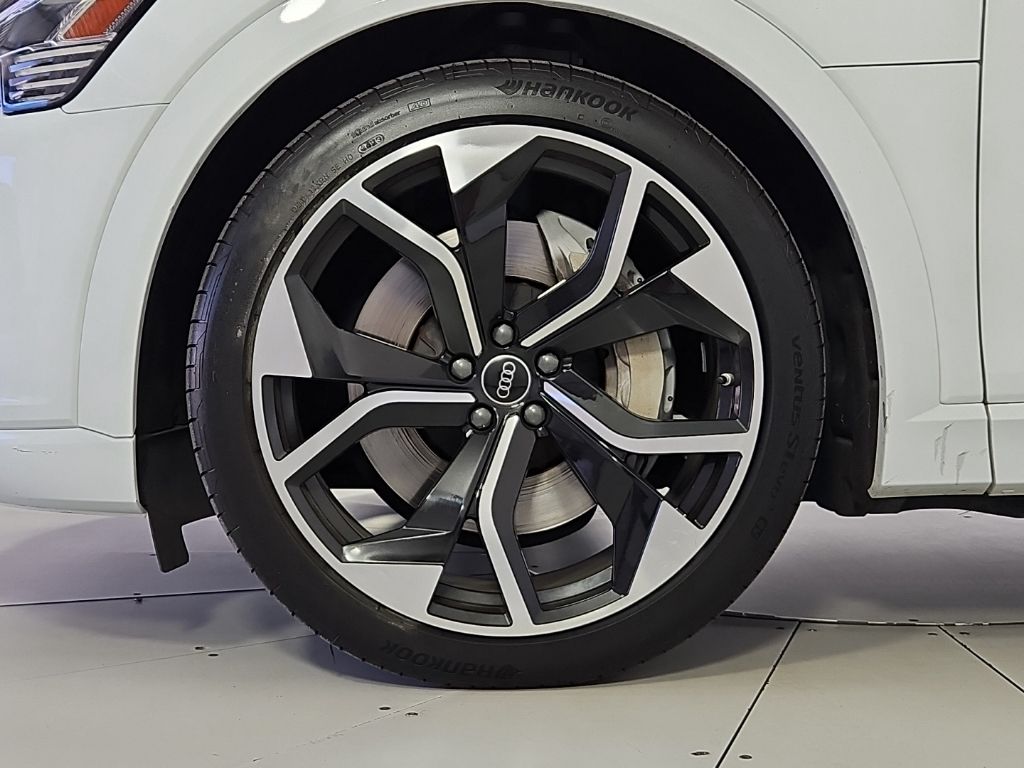 Thumbnail: 2024 Audi Q8 e-tron - 6