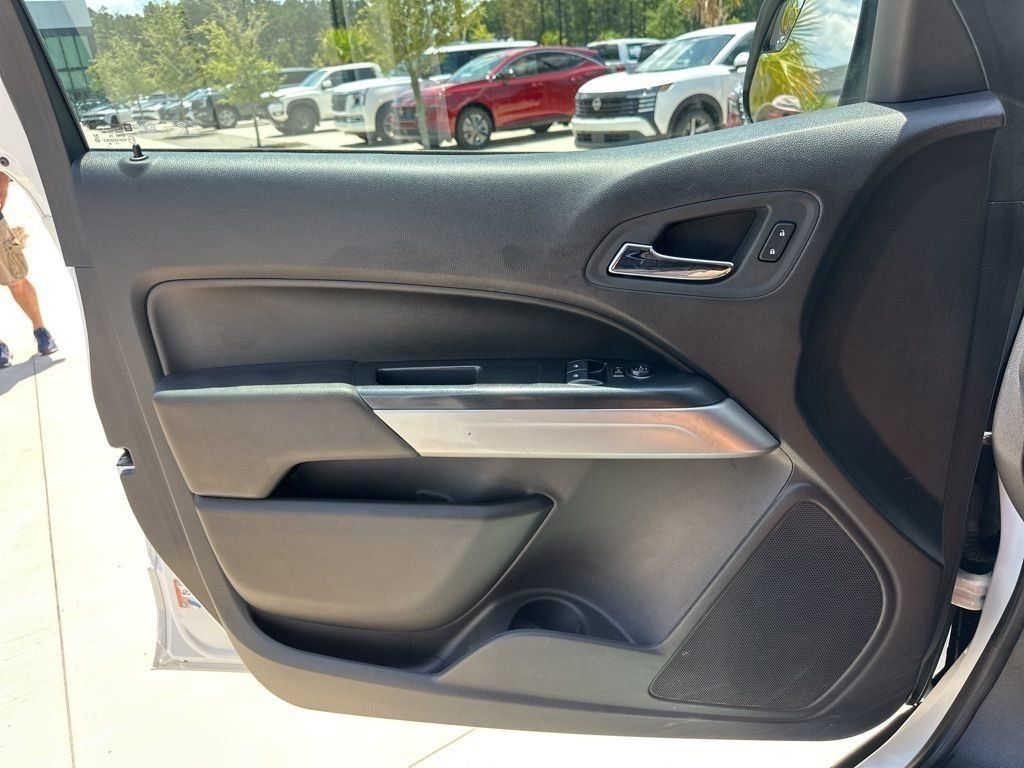 2022 Summit White Chevrolet Colorado LT RWD