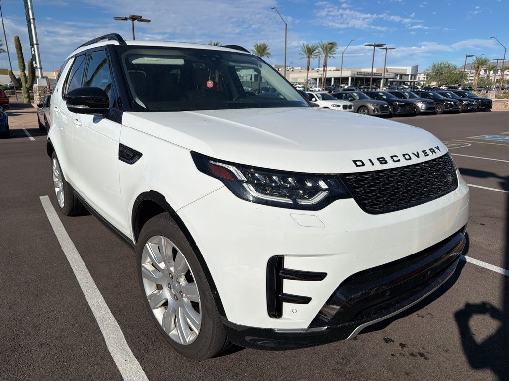 Thumbnail: 2020 Land Rover Discovery - 3