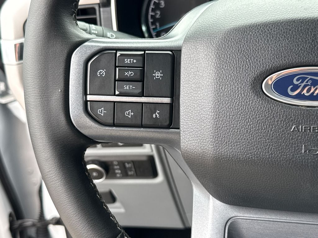 2023 Oxford White Ford F-150 XLT RWD Truck