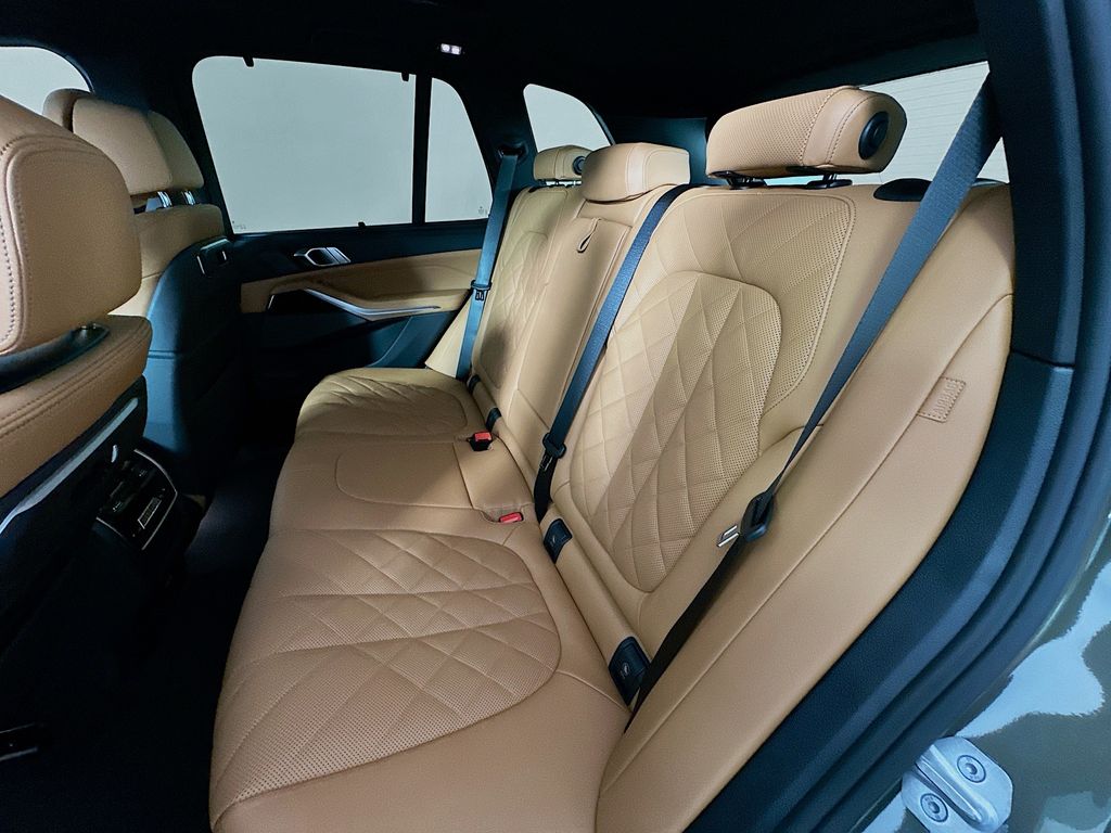 Thumbnail: 2026 BMW X5 - 17