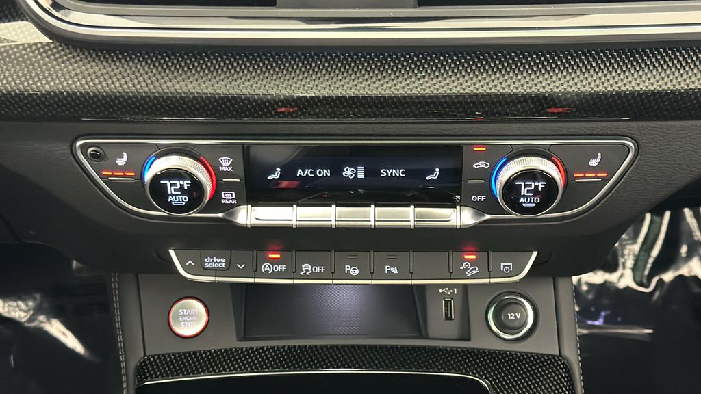 2025 Audi SQ5  19