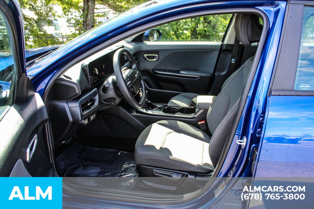 Used 2025 Blue Kia LXS image 17