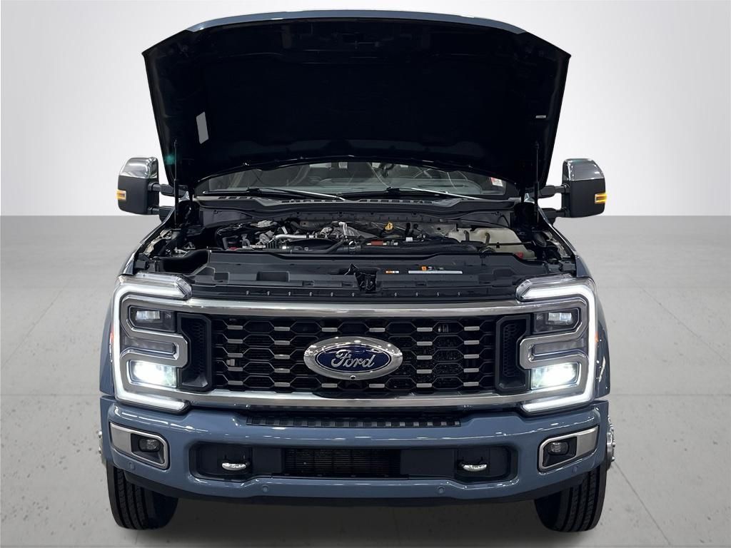 2023 Ford F-450SD Platinum