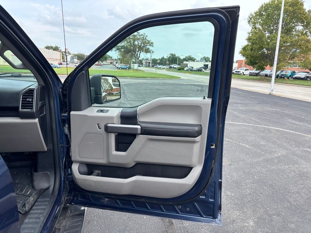 2020 Blue Ford F-150 XLT 4X4 Truck