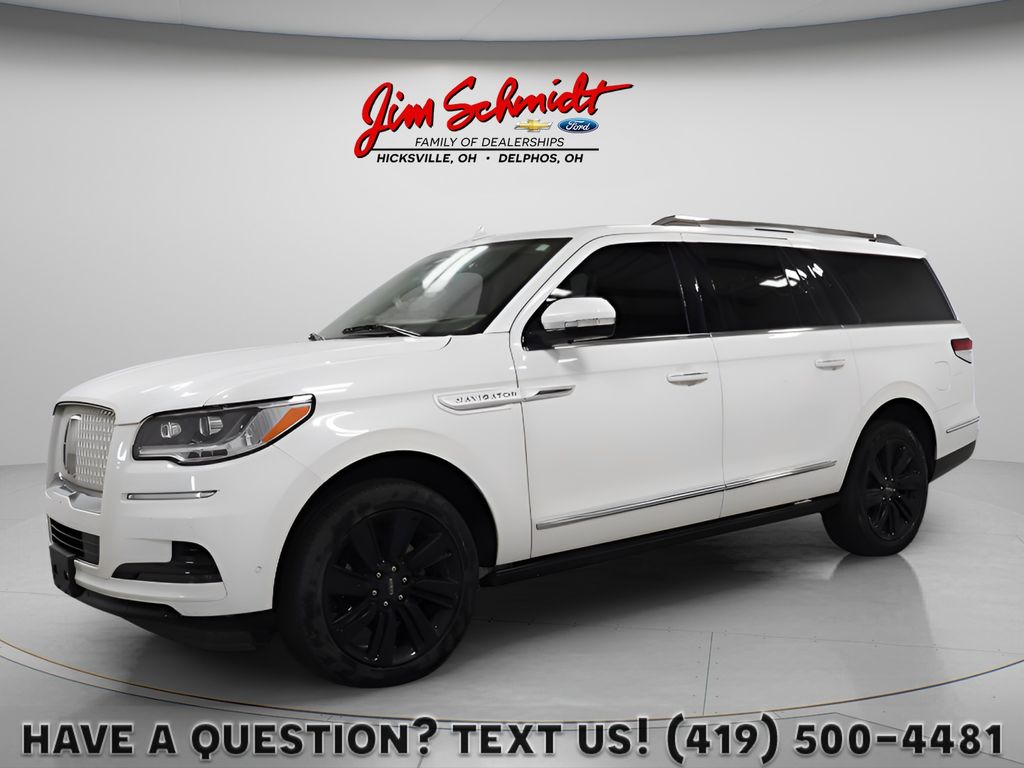 Pristine White Metallic Tri-Coat 2024 Lincoln Navigator SUV / Crossover Four-Wheel Drive Automatic
