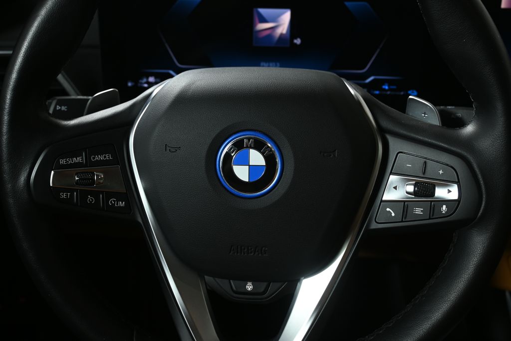 Thumbnail: 2023 BMW 3 Series - 19