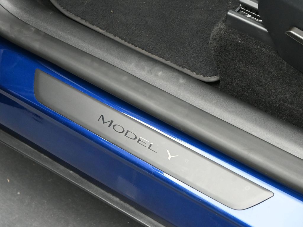 2024 Tesla Model Y Long Range Dual Motor All-Wheel Drive