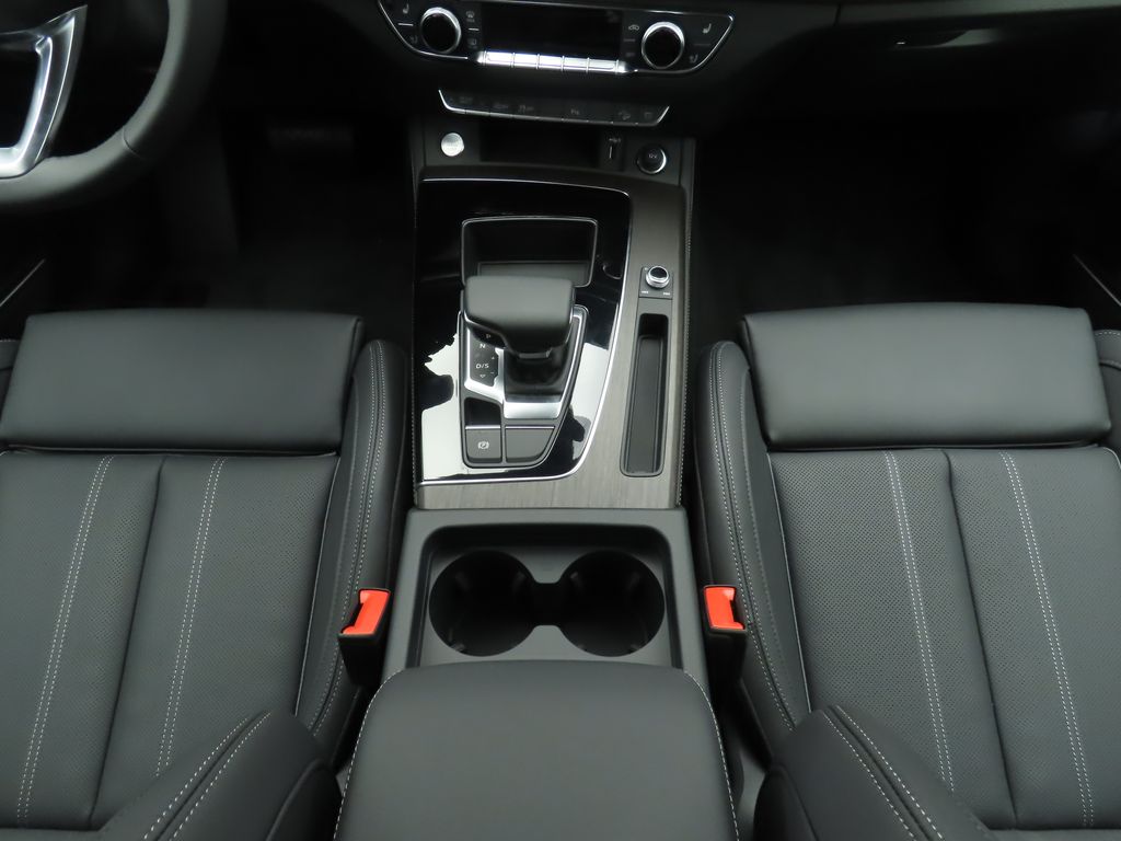 Thumbnail: 2025 Audi Q5 - 16