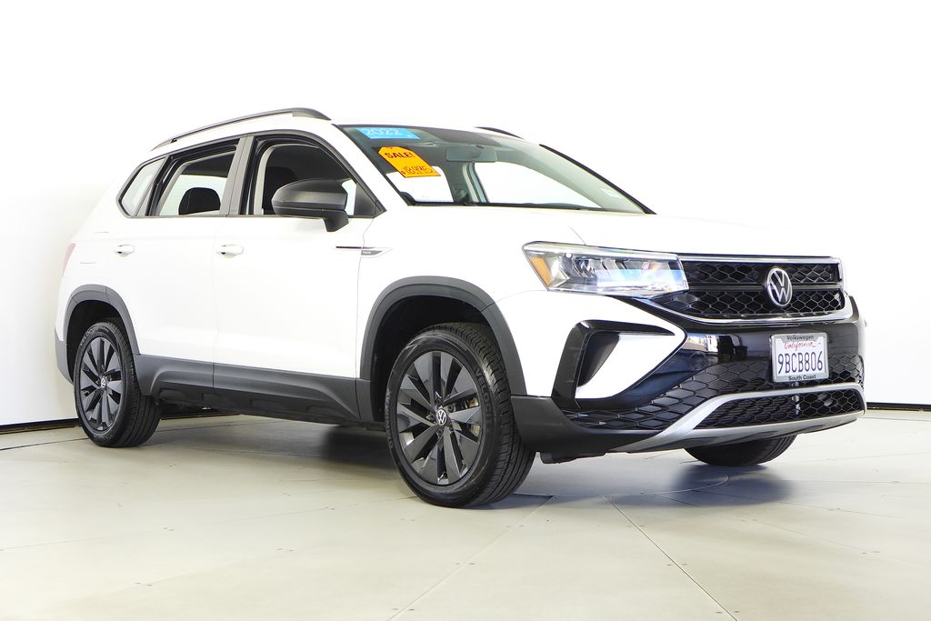 Thumbnail: 2022 Volkswagen Taos - 4