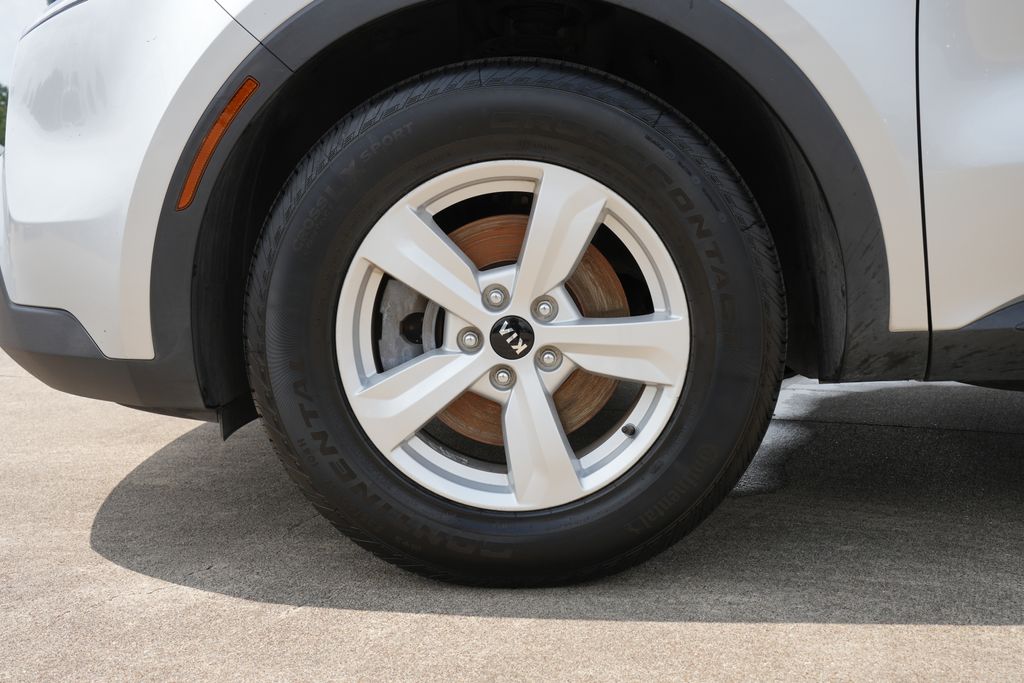 2021 Kia Sorento LX Silver at Community Kia