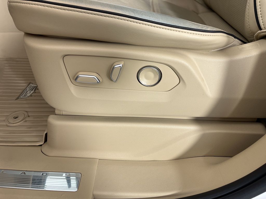 Thumbnail: 2024 Cadillac Escalade - 28