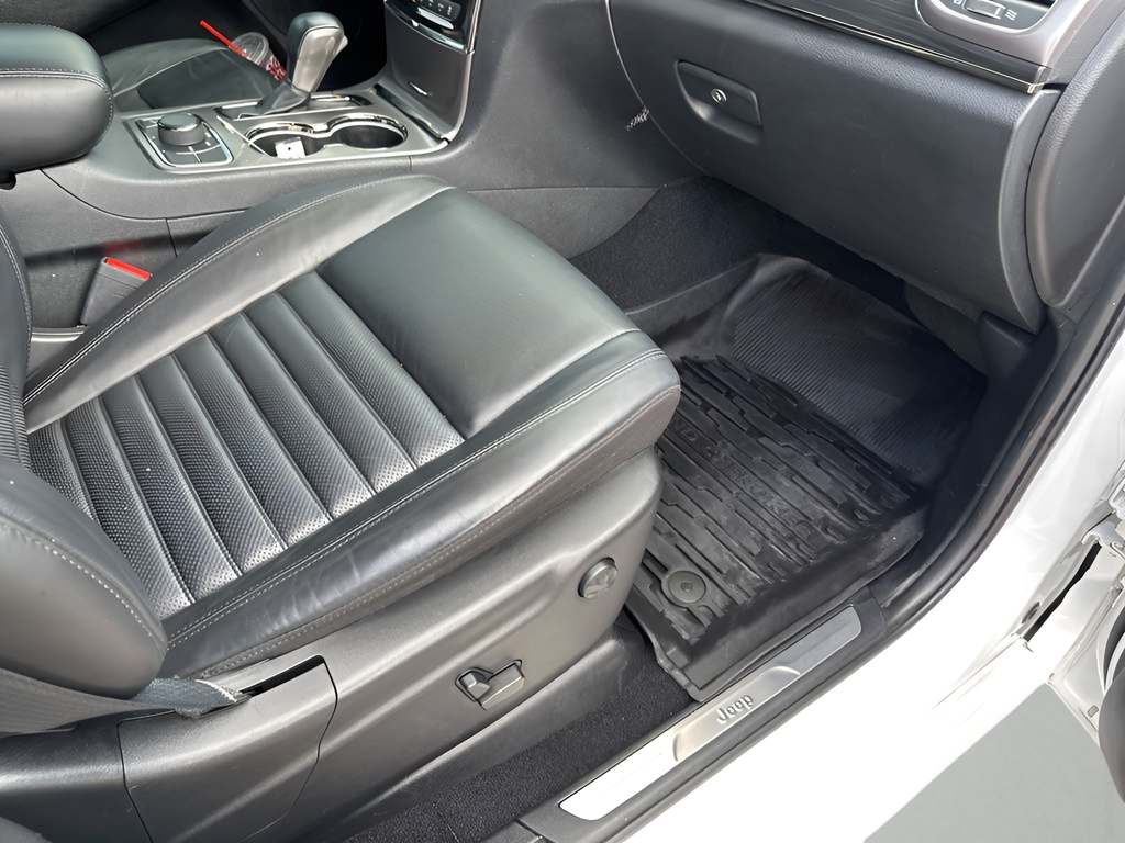 Used Car 2021 Jeep Grand Cherokee  Limited X For Sale Under $30,000 In Austin, Texas