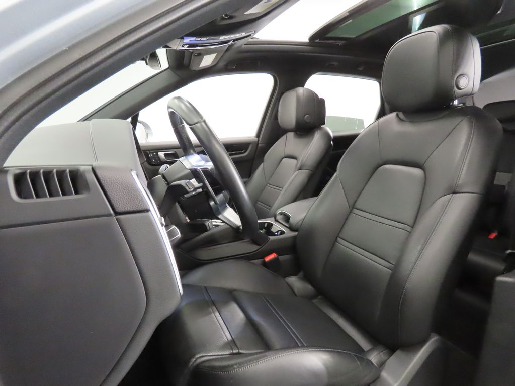 Thumbnail: 2023 Porsche Cayenne - 5