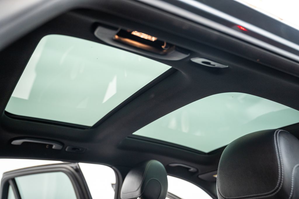 Mercedes-BenzGLC30
