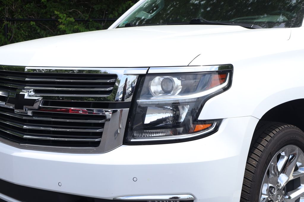Thumbnail: 2019 Chevrolet Tahoe - 3