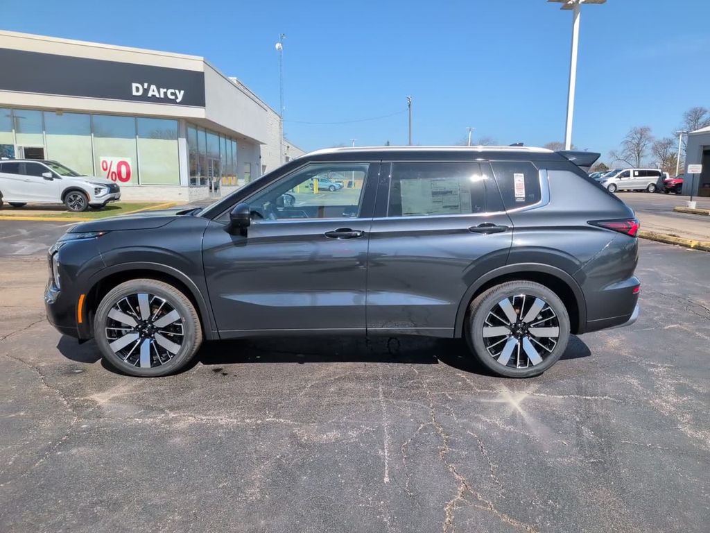 New 2026 Gray Mitsubishi SEL image 12