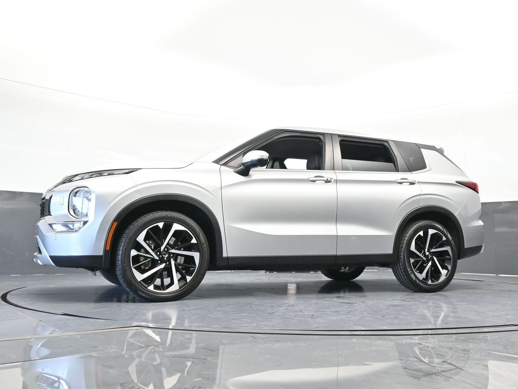 Used 2022 Alloy Silver Metallic Mitsubishi SE image 67