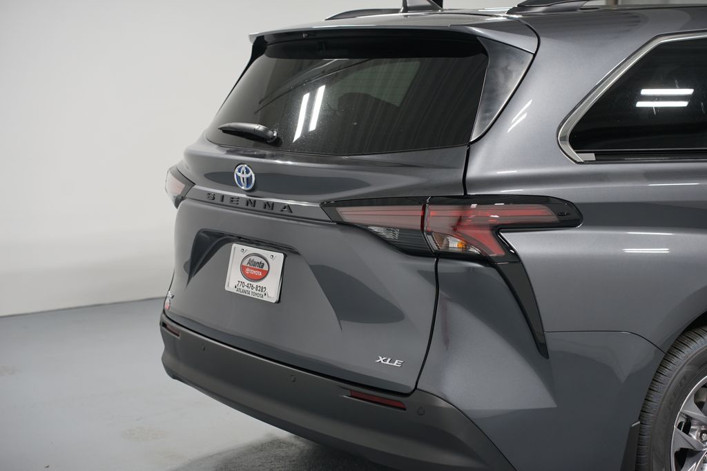 Thumbnail: 2025 Toyota Sienna - 9