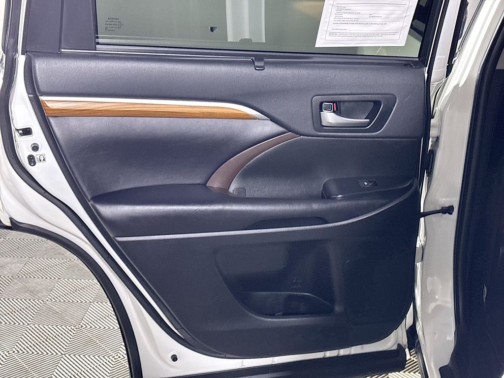 2019 Toyota Highlander Limited Platinum