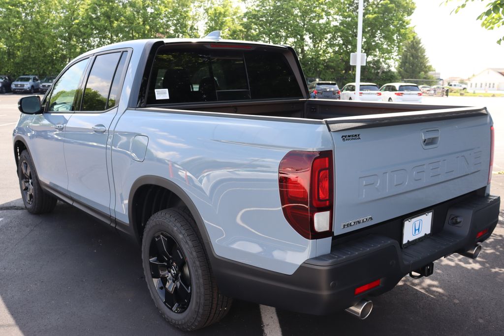 2025 Honda Ridgeline Black Edition 3