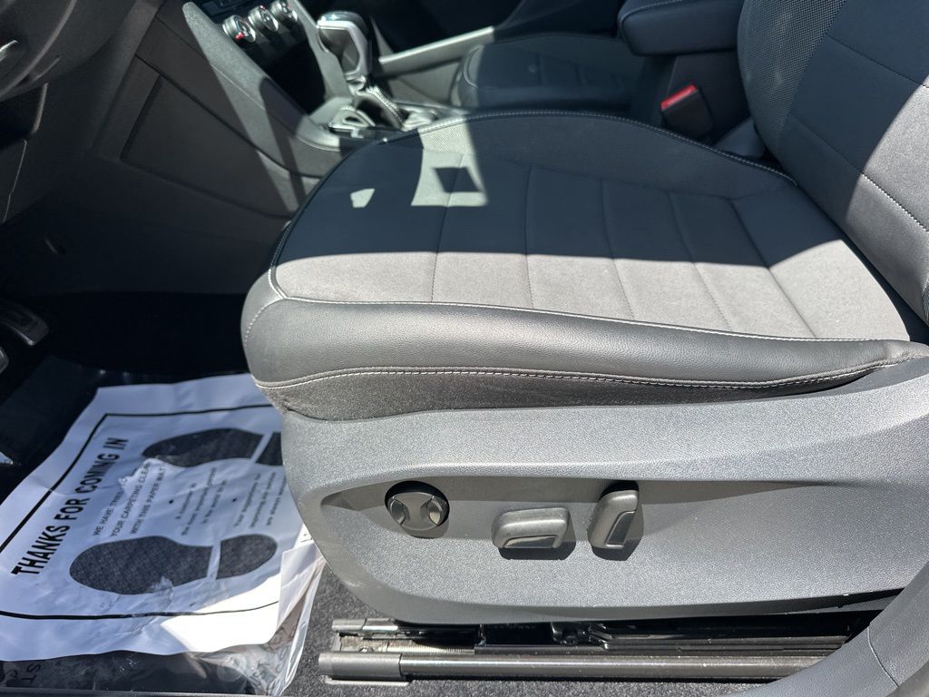 2022 Gray Volkswagen Taos 1.5T SE FWD SUV