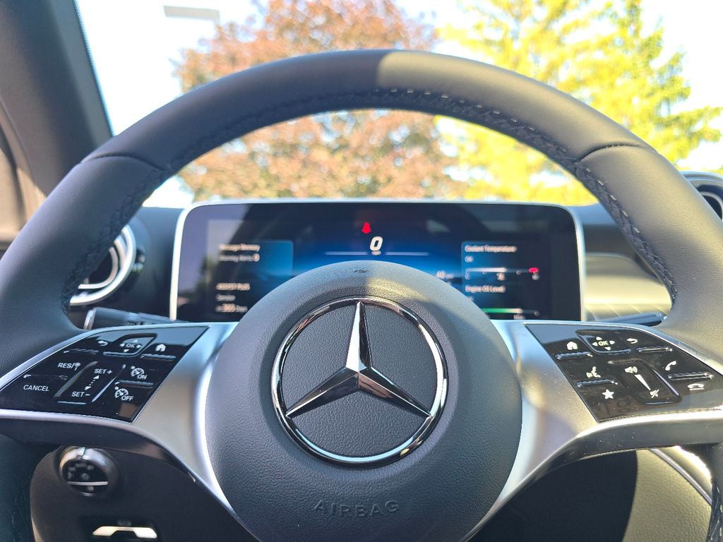 New 2026 Red Mercedes-Benz GLC 300 image 27