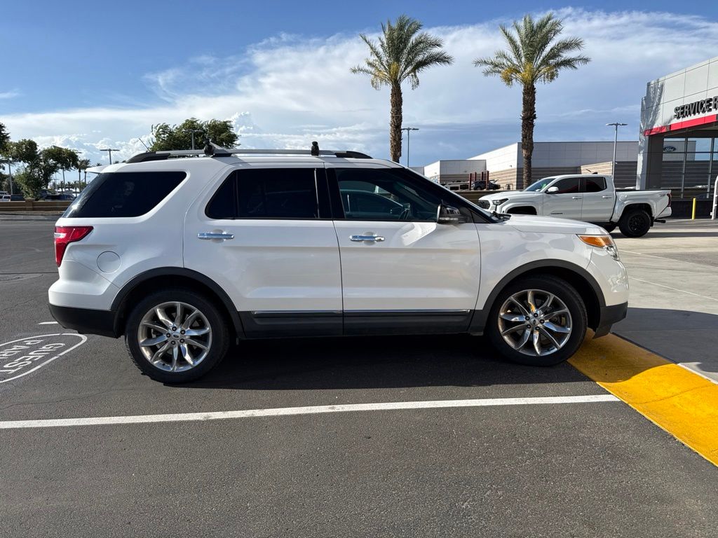 Thumbnail: 2013 Ford Explorer - 8