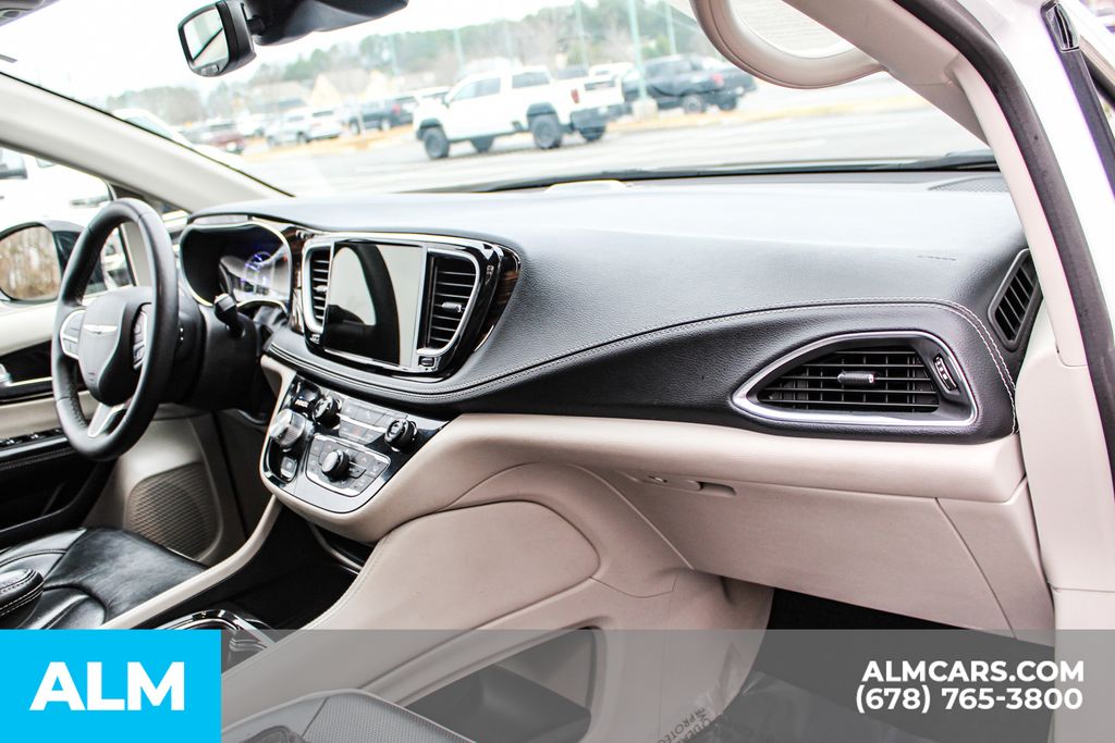 2023 Chrysler Pacifica Hybrid Limited - Photo 27