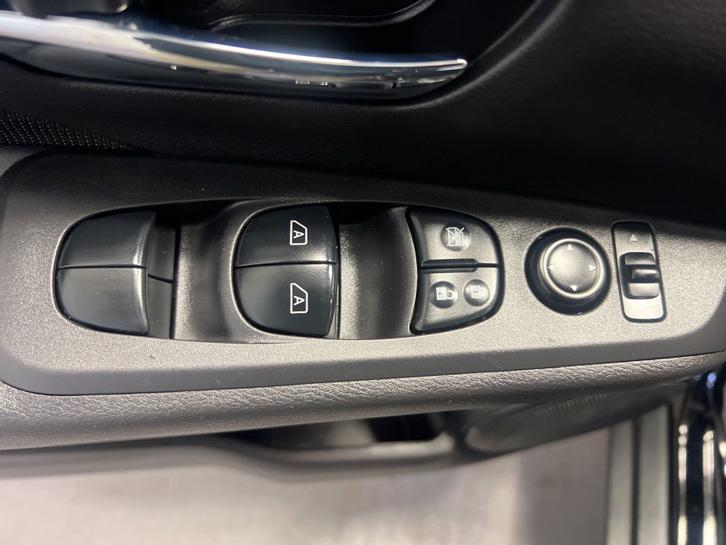 2023 Nissan Kicks SV photo