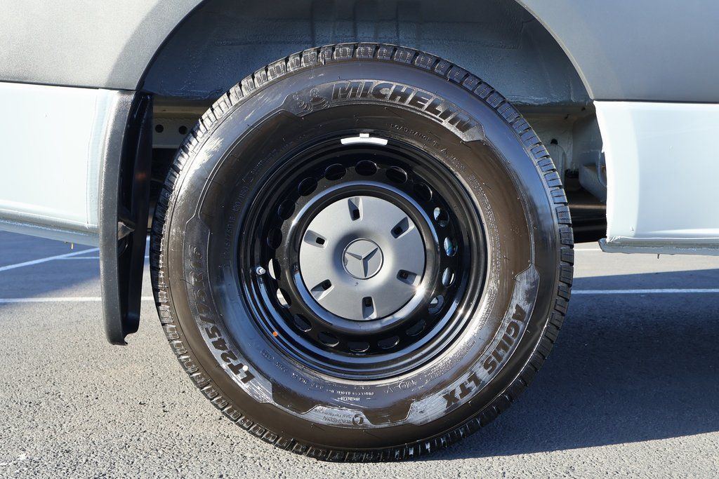 Thumbnail: 2026 Mercedes-Benz Sprinter - 11