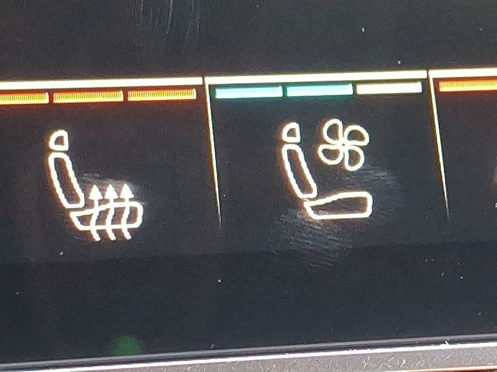 Thumbnail: 2023 Audi SQ8 - 24