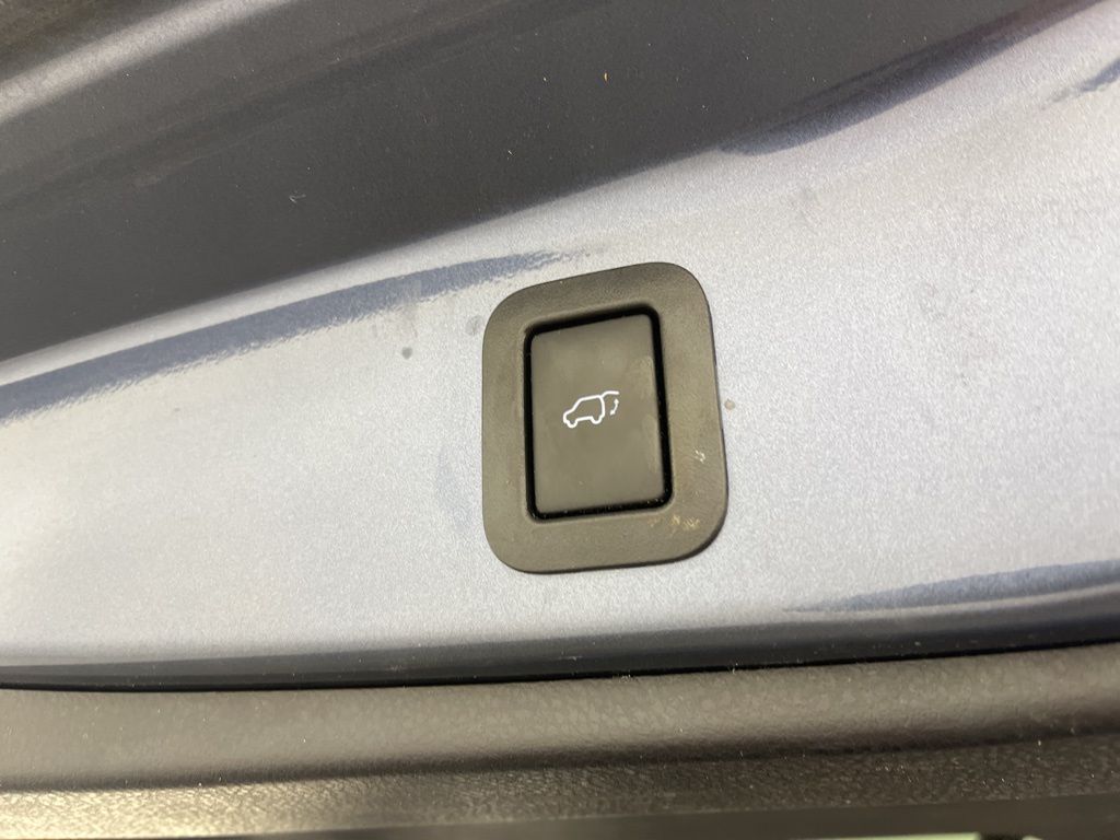 Thumbnail: 2017 Toyota Highlander - 10