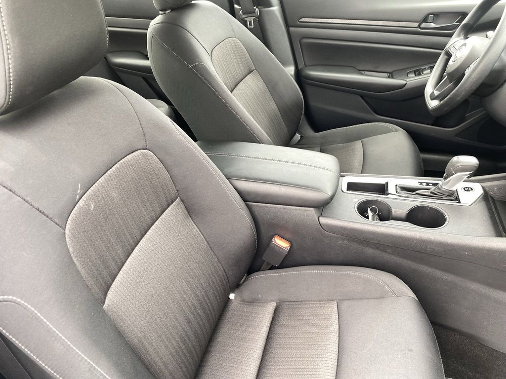 2025 Nissan Altima S - Photo 12