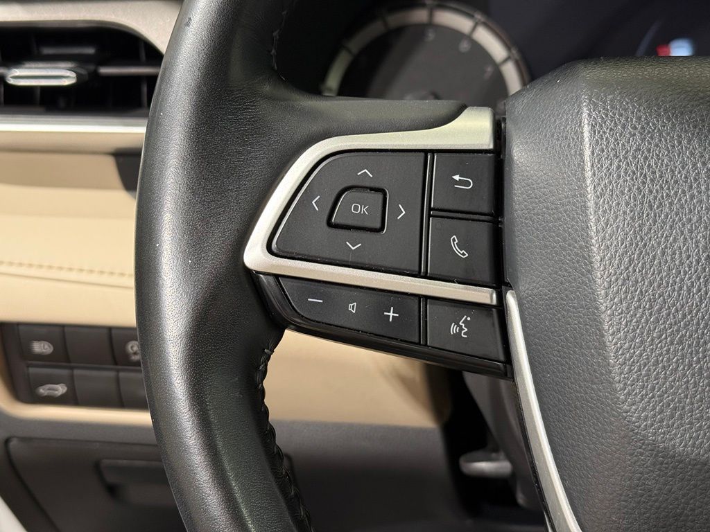 Thumbnail: 2023 Toyota Highlander - 26