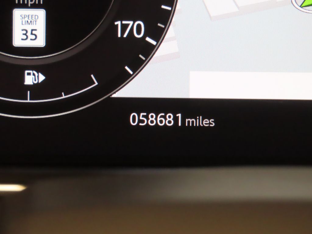 Thumbnail: 2019 Land Rover Range Rover - 17