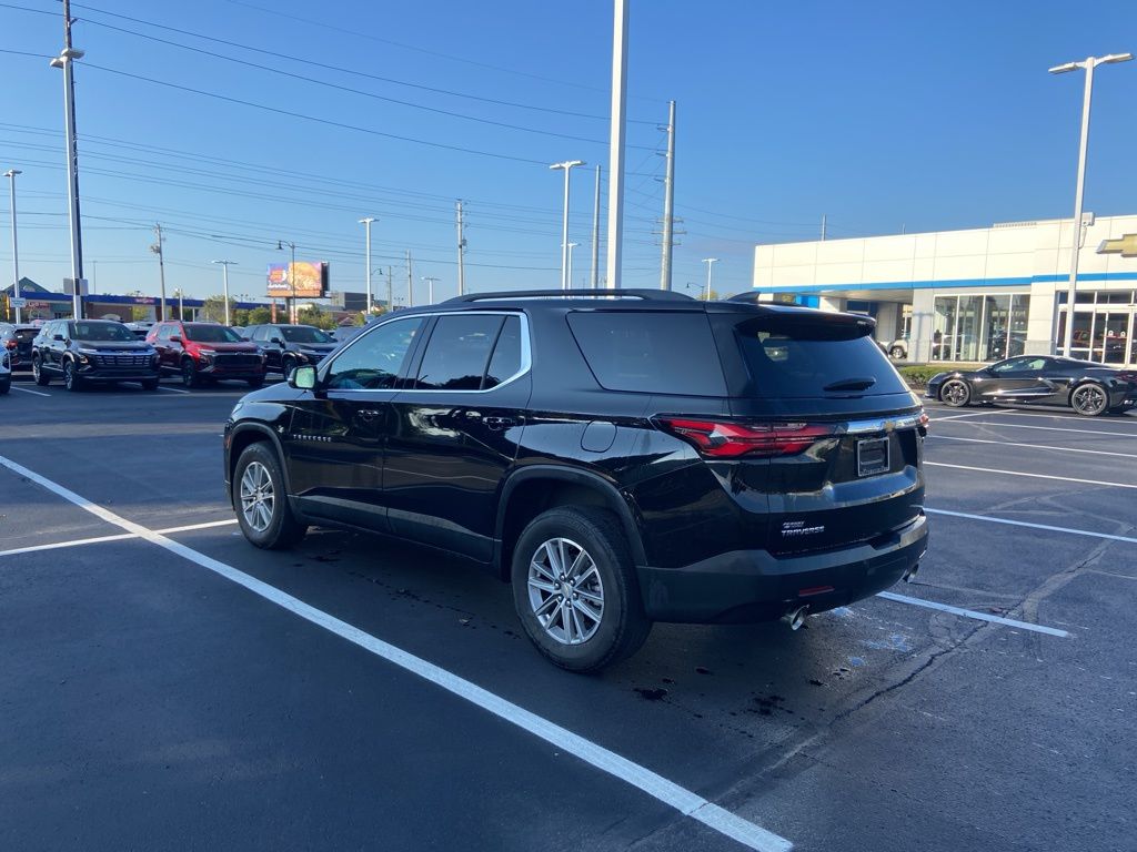 Thumbnail: 2023 Chevrolet Traverse - 3