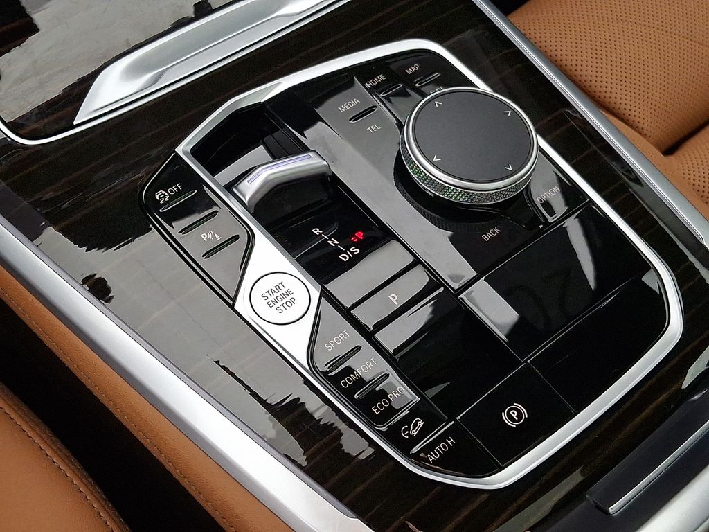 Thumbnail: 2025 BMW X5 - 15