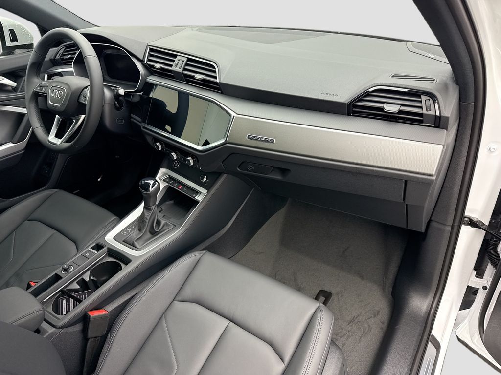 Thumbnail: 2025 Audi Q3 - 16