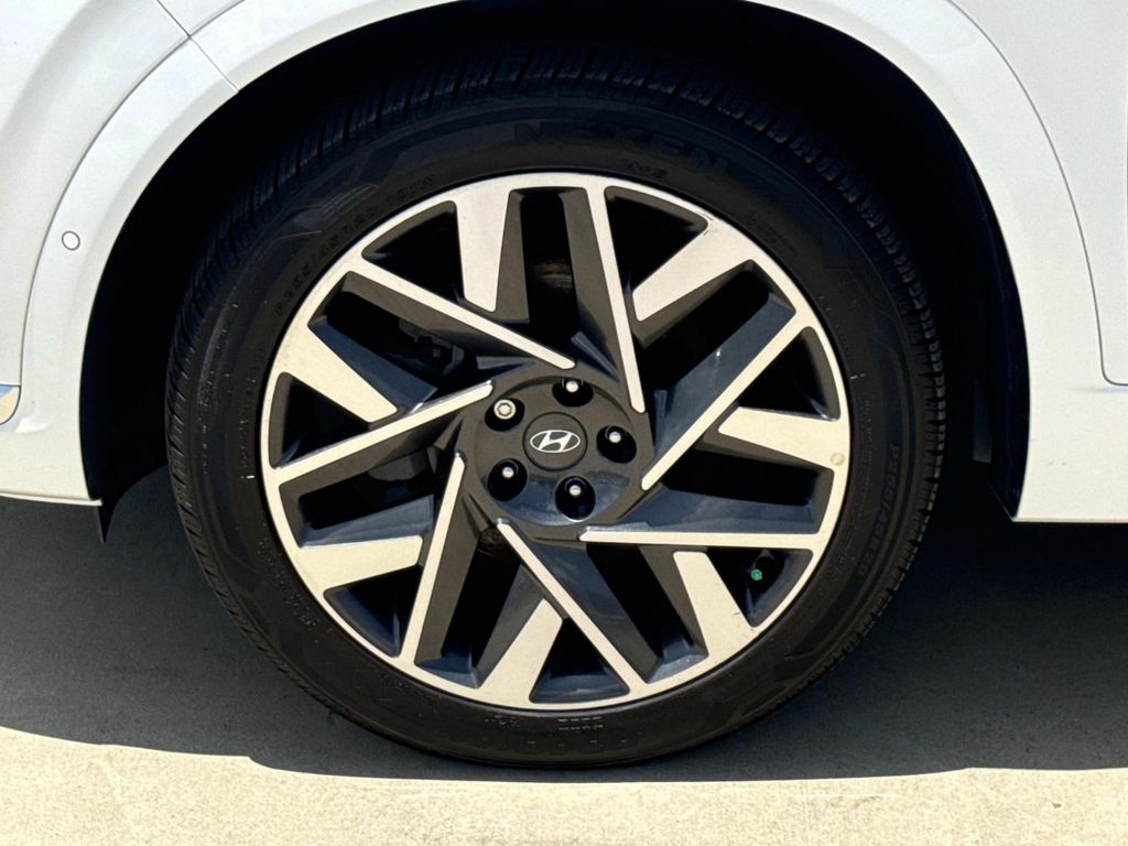 Used 2023 Gray Hyundai Calligraphy image 4