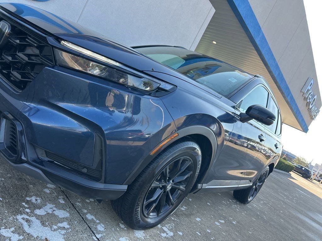 View vehicle photo 4